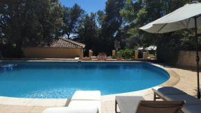 Cote d'Azur Villa mit Haupt und Nebenhaus, Pool und Poolküche